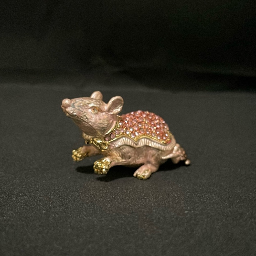 Art form fine collectibles Samantha trinket box. Release No.6